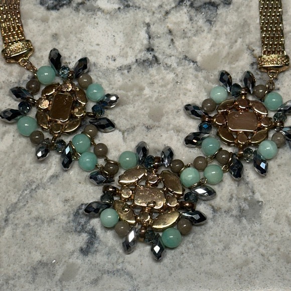 J Crew Gold Tone Statement Bib Necklace Green Amber Crystal Cluster Chain Floral - Picture 7 of 12